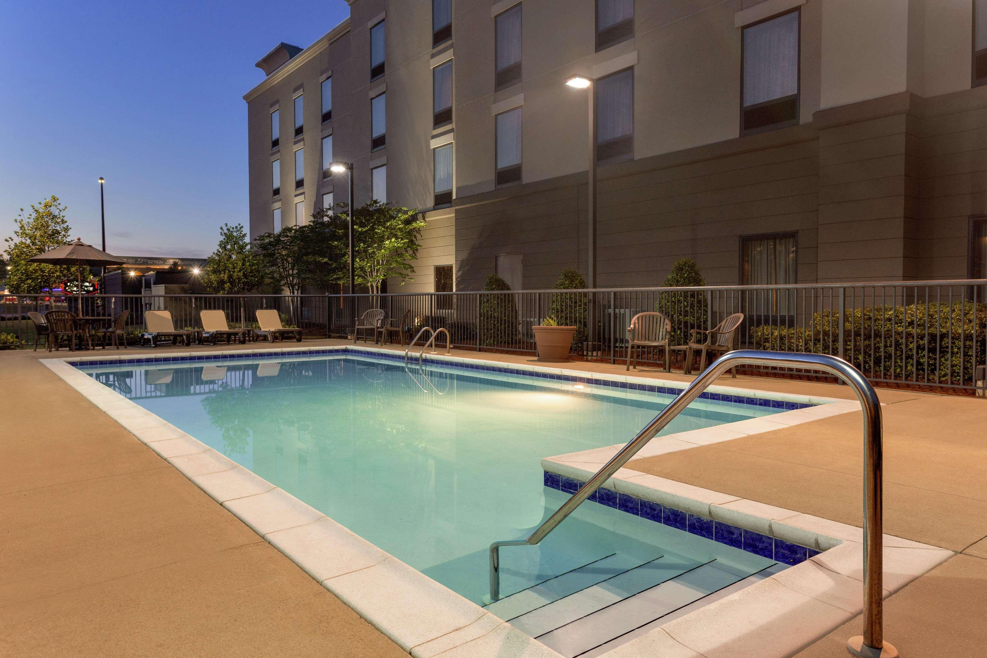 Hampton Inn & Suites Праттвилл Экстерьер фото