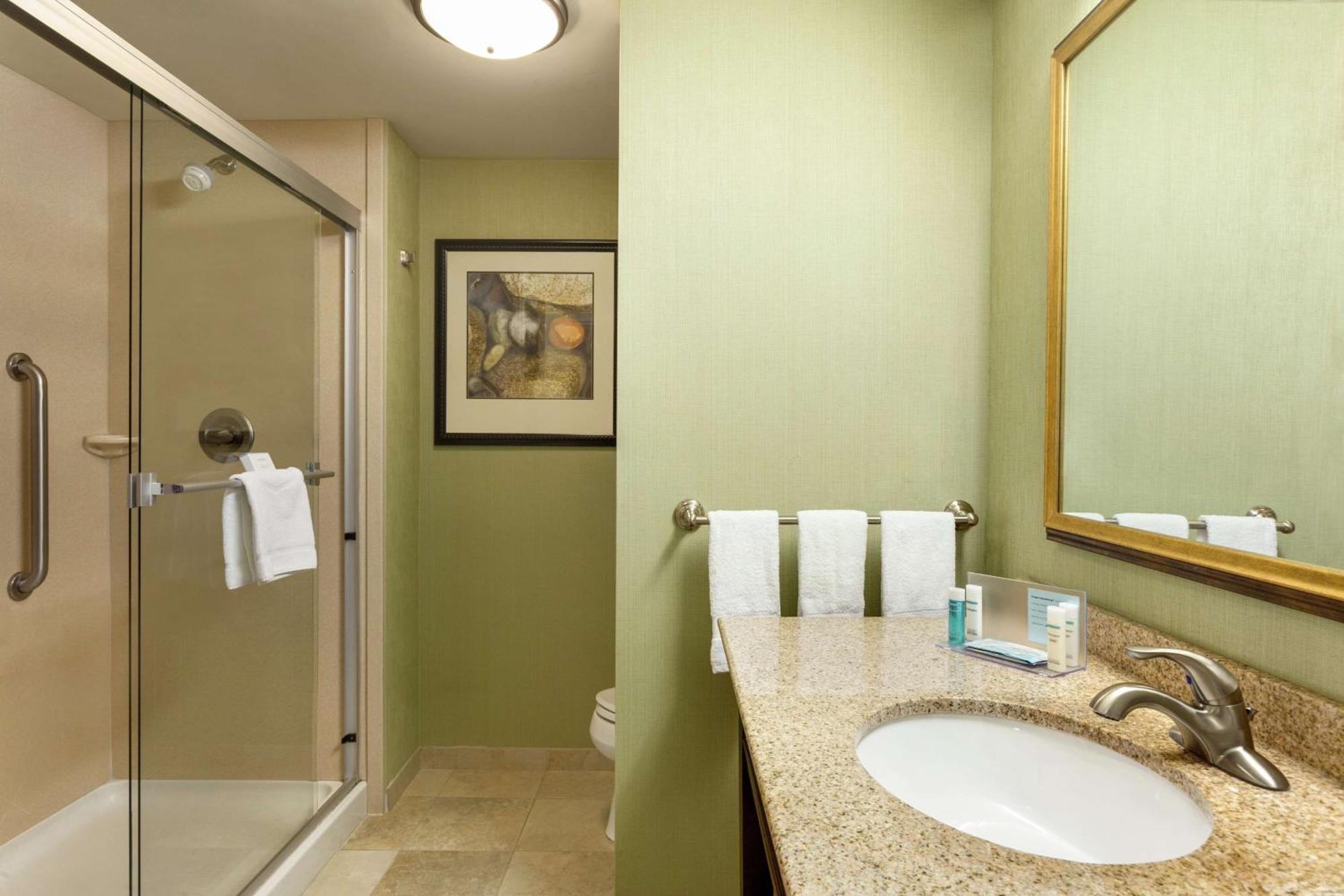 Hampton Inn & Suites Праттвилл Экстерьер фото